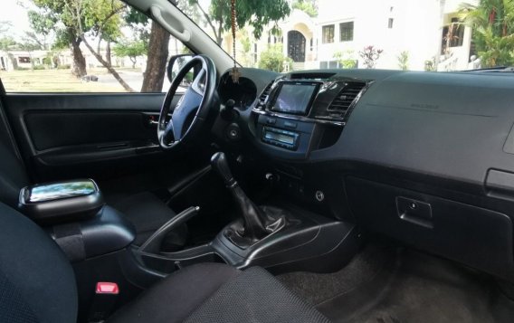 White Toyota Fortuner 2015 for sale in Quezon City-5