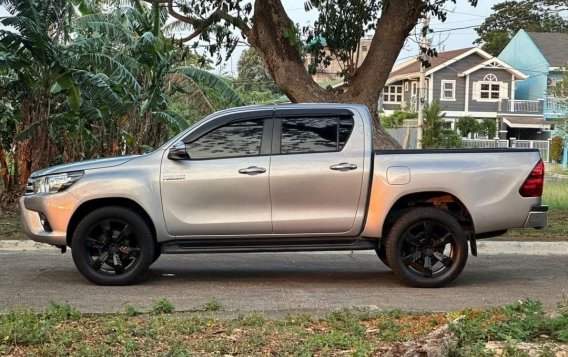 Silver Toyota Hilux 2018 for sale in Manila-4