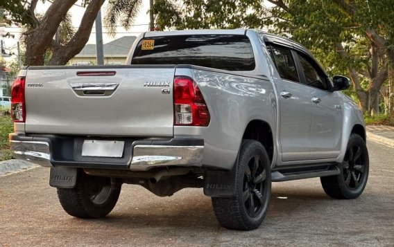 Silver Toyota Hilux 2018 for sale in Manila-3
