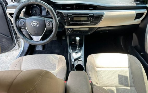 Sell White 2016 Toyota Corolla altis in Las Piñas-7