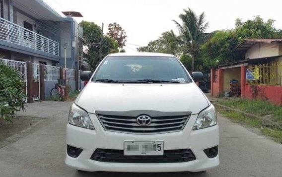 White Toyota Innova 2014 for sale in Manual-4