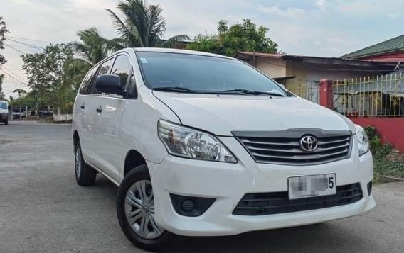 White Toyota Innova 2014 for sale in Manual-1