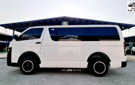 2020 Toyota Hiace  Commuter 3.0 M/T in Pasay, Metro Manila-6