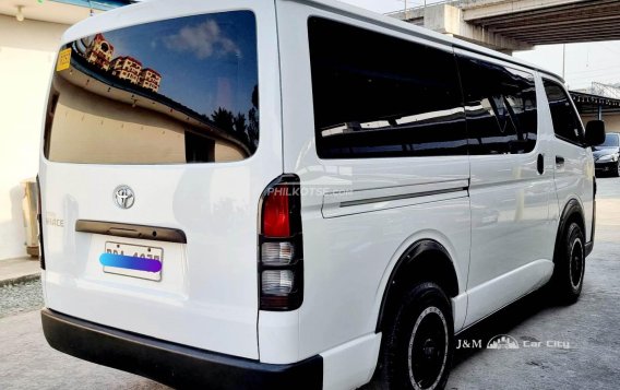 2020 Toyota Hiace  Commuter 3.0 M/T in Pasay, Metro Manila-3