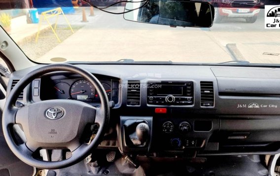 2020 Toyota Hiace  Commuter 3.0 M/T in Pasay, Metro Manila-2