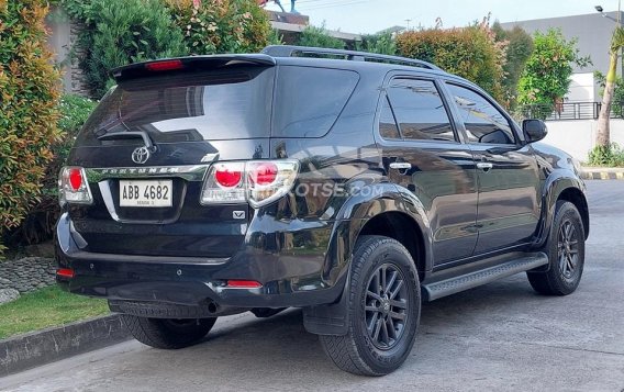 2014 Toyota Fortuner  2.4 V Diesel 4x2 AT in Angeles, Pampanga-3