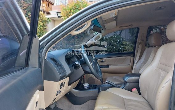 2014 Toyota Fortuner  2.4 V Diesel 4x2 AT in Angeles, Pampanga-10