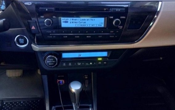 Sell White 2014 Toyota Corolla altis in Lemery-3