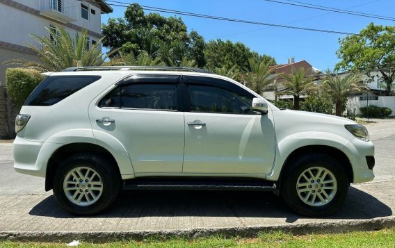 Selling White Toyota Fortuner 2014 in Las Piñas-4