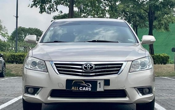 Selling White Toyota Camry 2011 in Makati-1