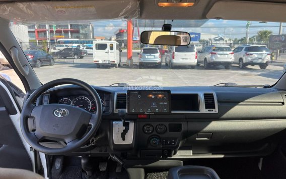 2016 Toyota Hiace Super Grandia in San Fernando, Pampanga-5