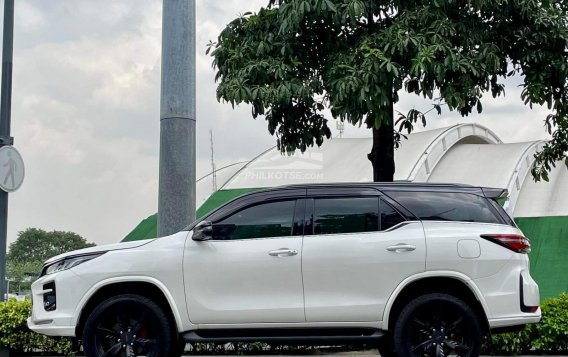 2022 Toyota Fortuner GR-S 2.8 Diesel 4x4 AT in Makati, Metro Manila-10