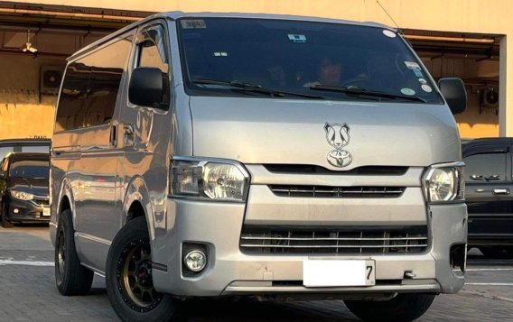 White Toyota Hiace 2017 for sale in Manual