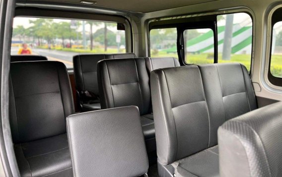 White Toyota Hiace 2017 for sale in Manual-9