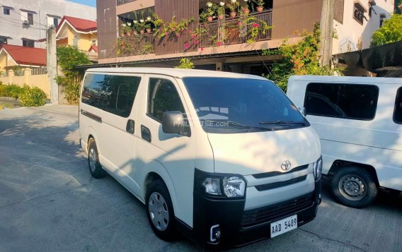 2017 Toyota Hiace  Commuter 3.0 M/T in Pasay, Metro Manila-17