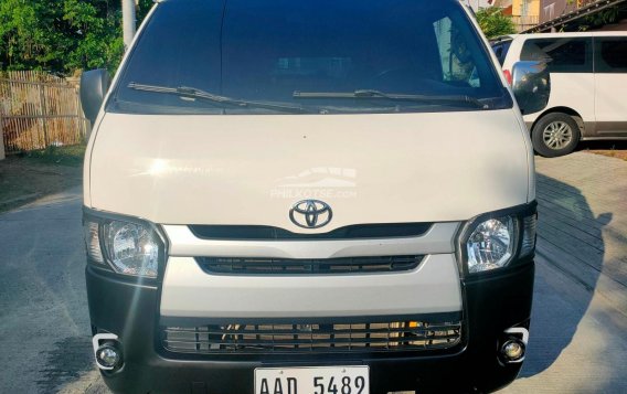 2017 Toyota Hiace  Commuter 3.0 M/T in Pasay, Metro Manila-19