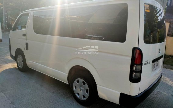 2017 Toyota Hiace  Commuter 3.0 M/T in Pasay, Metro Manila-12