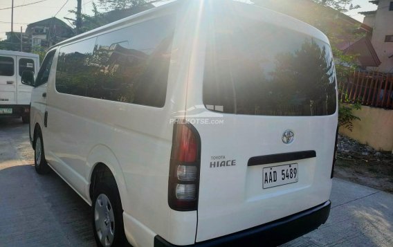 2017 Toyota Hiace  Commuter 3.0 M/T in Pasay, Metro Manila-13