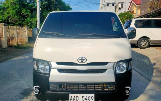 2017 Toyota Hiace  Commuter 3.0 M/T in Pasay, Metro Manila-4