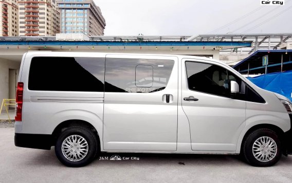 2021 Toyota Hiace  Commuter Deluxe in Pasay, Metro Manila-9