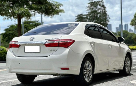 White Toyota Corolla altis 2016 for sale in Automatic-3