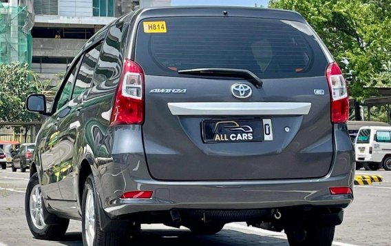 Selling White Toyota Avanza 2019 in Makati-3