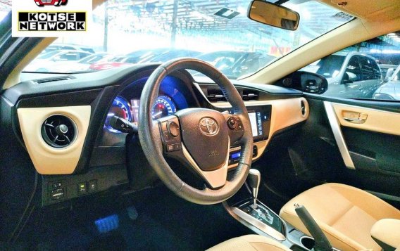 Sell White 2017 Toyota Altis in Quezon City-5