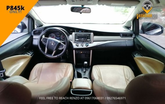 Selling White Toyota Innova 2017 in Manila-4