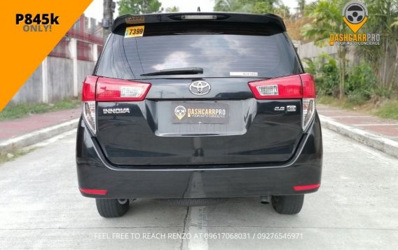 Selling White Toyota Innova 2017 in Manila-8