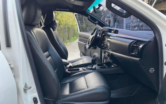 White Toyota Hilux 2019 for sale in Manila