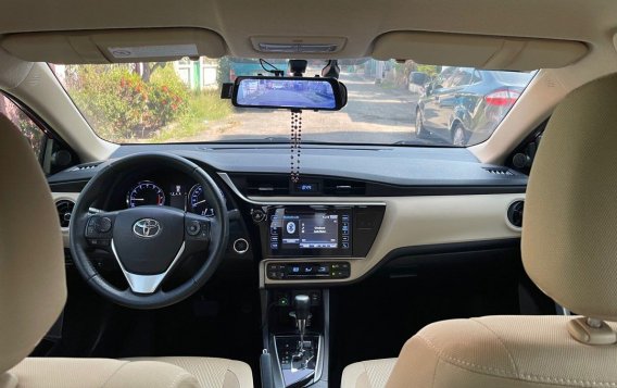 White Toyota Corolla altis 2018 for sale in Las Piñas-7