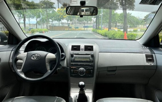 Sell White 2009 Toyota Altis in Makati-8