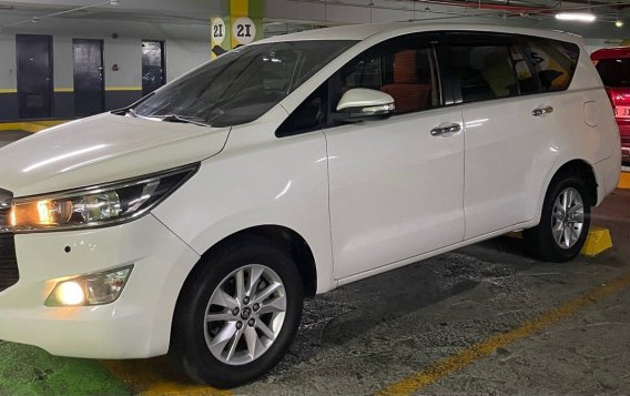 Selling White Toyota Innova 2017 in Manila-6