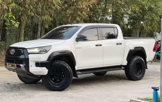 White Toyota Hilux 2019 for sale in Manila-4