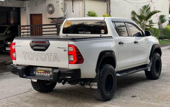 White Toyota Hilux 2019 for sale in Manila-5