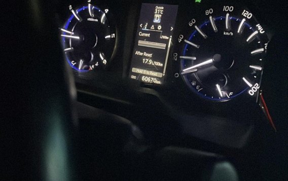 Selling White Toyota Innova 2017 in Manila-9