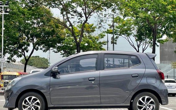 Selling White Toyota Wigo 2018 in Makati-6
