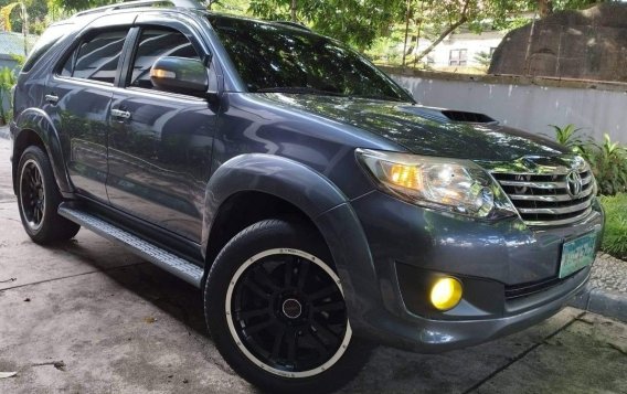 White Toyota Fortuner 2014 for sale in Manila-2