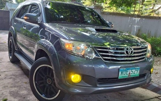 White Toyota Fortuner 2014 for sale in Manila-3