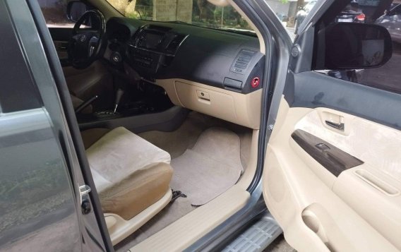 White Toyota Fortuner 2014 for sale in Manila-5