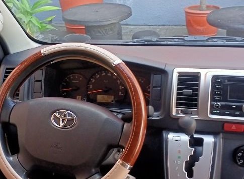 Silver Toyota Hiace 2016 for sale in Automatic-2