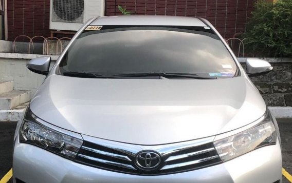 Sell White 2016 Toyota Corolla altis in Pasig-1