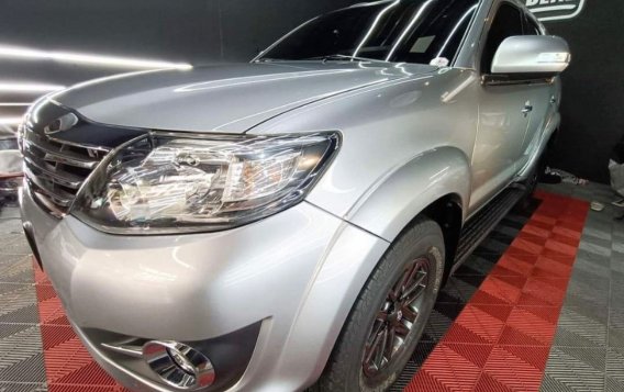 Selling White Toyota Fortuner 2015 in Taguig-2