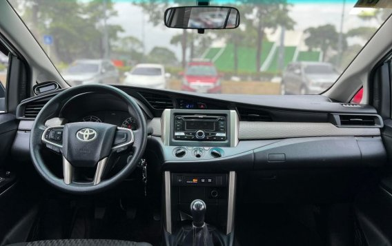 Sell White 2018 Toyota Innova in Makati-7
