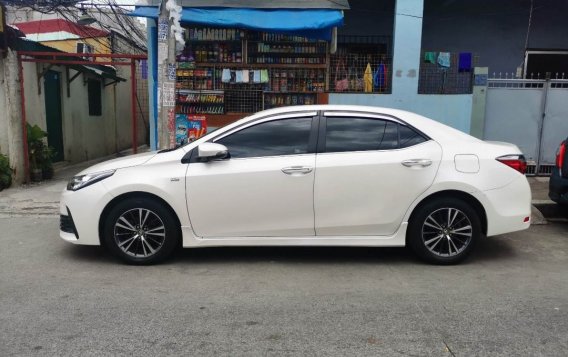 Sell White 2018 Toyota Corolla altis in Quezon City-3