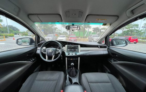 Sell White 2018 Toyota Innova in Makati-6