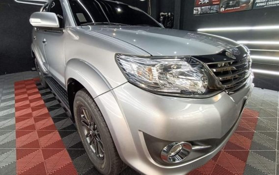 Selling White Toyota Fortuner 2015 in Taguig-1