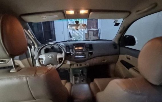 White Toyota Fortuner 2013 for sale in Manila-8