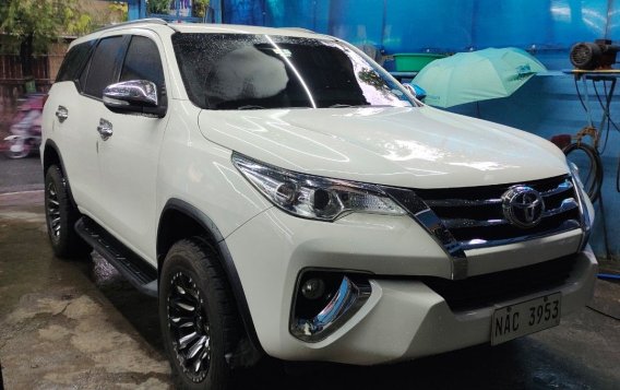 Selling White Toyota Fortuner 2017 in Manila