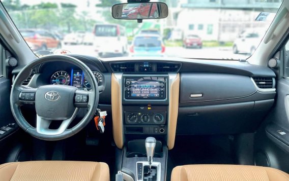 2017 Toyota Fortuner  2.7 G Gas A/T in Makati, Metro Manila-5